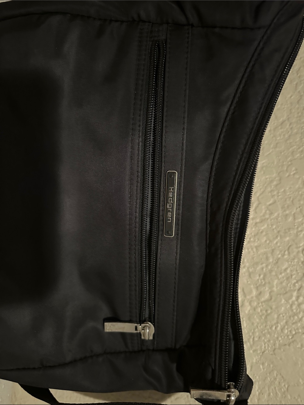 Hedgren crossbody purse